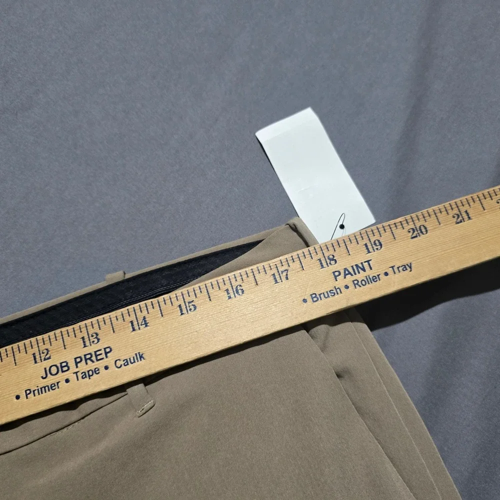 Van Heusen Flex Dress Pants Mens 36x32 Tan Khaki Straight Fit Non-Iron Stretch